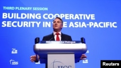 澳大利亚副总理理查德·马勒斯在新加坡举行的年度安全峰会“香格里拉对话”期间表示，澳大利亚寻求与中国加强国防对话。（路透社）