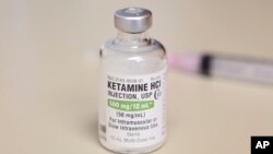 Arhiva: Bočica ketamina, fotografisana u Čikagu, 25, jula 2018. godine. (Foto: AP/Teresa Crawford)