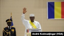 driss Deby Itno, lors de son investiture, le 8 août 2016 au Tchad (VOA/André Kodmadjingar)
