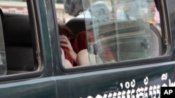 Tammy Davis-Charles ត្រូវ​បាន​ជាប់ចោទ​ពី​ការ​ផ្តល់​សេវាកម្ម​ពពោះ​ជំនួស​កាលពីថ្ងៃទី​១៣ មិថុនា ឆ្នាំ២០១៨។
