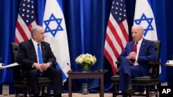 Presiden Joe Biden bertemu dengan Perdana Menteri Israel Benjamin Netanyahu di New York, 20 September 2023. (Foto: AP)