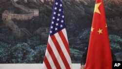 资料照片 美中两国国旗