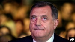 Milorad Dodik, kojem su SAD izrekle sankcije dva puta, fotografisan 30. septembra 2022. godine. (Foto: AP/Darko Vojinović)
