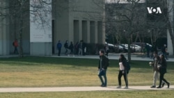 疫情中的中国留学生进退两难