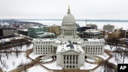 资料照：位于威斯康星州麦迪逊的州议会大厦（美联社）。