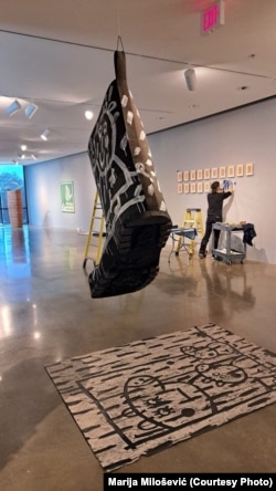 Rad Nikole Velickog "Blatnjave barice" na izložbi #SerbiaInRealLife