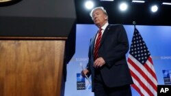 ARHIVA -Bivši američki predsjednik Donald Trampa na konferenciji za novinare posle samita NATO-a u Briselu, 12. jul 2018. godina (Foto: AP /Pablo Martinez Monsivais)