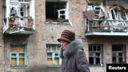 Jedna od preostalih stanovnica Časiv Jara, fotografisana 12. aprila 2023. godine. (Rojters/Kai Pfaffenbach)