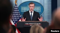 제이크 설리번 백악관 국가안보보좌관이 13일 정례브리핑을 하고 있다.