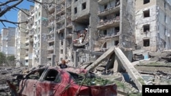 俄罗斯退出黑海港口城市敖德萨地区前，对该地区发动大规模导弹袭击。-路透社照片