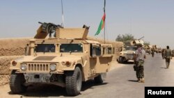 Tentara Angkatan Darat Afghanistan tiba di Distrik Nad Ali di provinsi Helmand, selatan Afghanistan, 10 Agustus 2016.