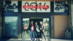 Tim liputan VOA di Festival Film Sundance di Park City, Utah, AS. Dari kiri ke kanan: Alam Burhanan, Vena Annisa, Rafki Hidayat.