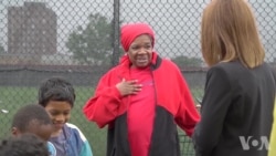 底特律的娜希德慷慨解囊救助穷人