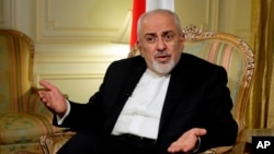 Menteri Luar Negeri Iran Mohammad Javad Zarif dalam wawancara dengan Associated Press, di New York, 24 April 2018. 