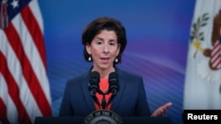 美国商务部长吉娜∙雷蒙多在白宫就网络议题讲话。（2021年6月3日）