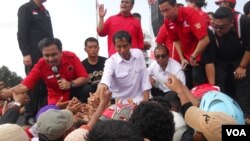 Calon Presiden dari PDI Perjuangan untuk Pemilu 2014, Jokowi, mengaku pernah mendapat teror diantaranya penyadapan di rumah dinas gubernurnya di Jakarta (Foto: dok/VOA-Andylala)