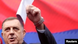ARHIVA: Predsednik Republike Srpske Milorad Dodik obraća se pristalicama u Banjaluci. (Foto: REUTERS/Amel Emric)