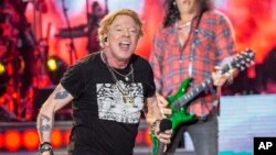 Eksl Rouz na koncertu na britanskom Glastonberiju, 24. jun 2023. (foto: AP/Joel C Ryan)
