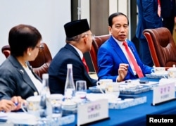 Presiden Indonesia Joko Widodo dalam pertemuan bilateral di Hotel Jinniu di Chengdu, China, 27 Juli 2023. (Istana Kepresidenan Indonesia/Handout via REUTERS)
