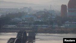 중국 단둥에서 바라본 북한 신의주. (자료사진)