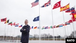 Jens Stoltenberg, generalni sekretar NATO-a ispred sedišta Severn-atlantskog saveza u Briselu.