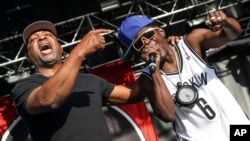 Čak Di i Flejvor Flejv (Public Enemy) na nastupu 2015 (Foto: Rich Fury/Invision/AP, arhiva)