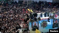 Sahrana generala Kasema Sulejmanija u njegovom rodnom gradu Kermanu odložena je zbog posle stampeda. 