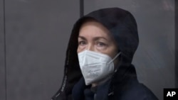 ARHIVA - Alsu Kurmaševa, novinarka Radija Slobodna Evropa, u sudnici u Rusiji (Foto: AP/Vladislav Mikhnevskii)