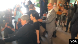 孟晚舟离开加拿大卑诗省最高法院(2020年5月27日)