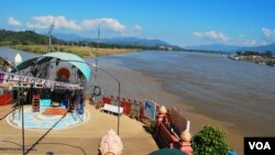 著名的金三角过去是三不管地区，现在仍是中国流亡人士进入泰国的主要通道之一。左上方是缅甸，右上方是老挝，拍摄位置是泰国。（美国之音朱诺拍摄，2014年12月31日）