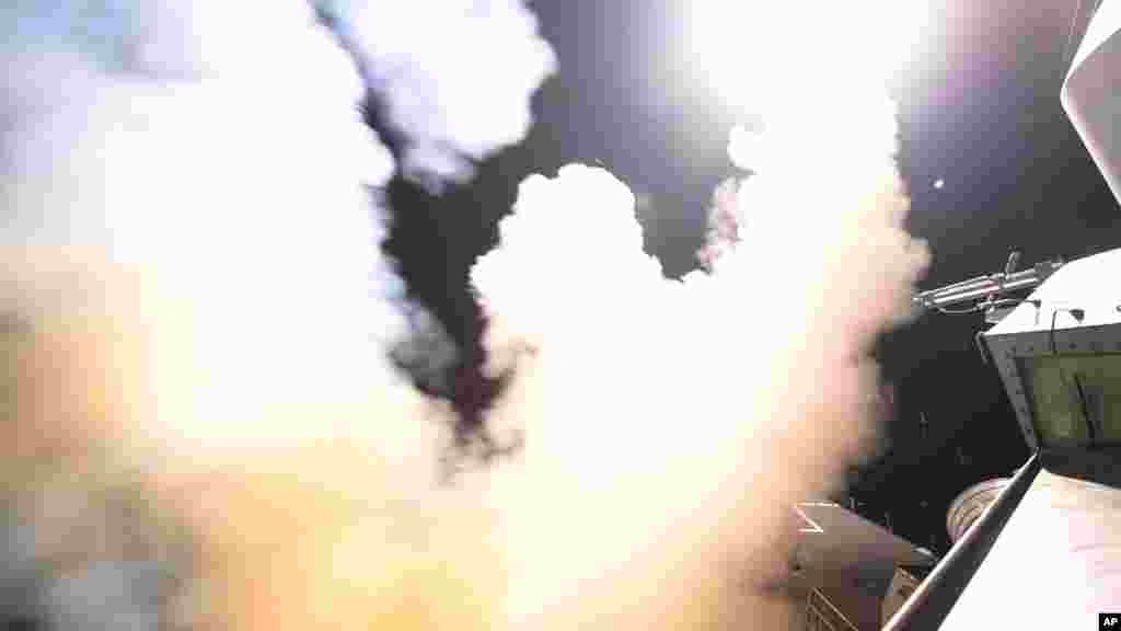 波特号导弹驱逐舰从地中海发射战斧巡航导弹 (2) (美国海军图片)