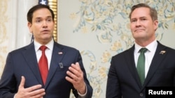 Le secrétaire d'État américain Marco Rubio et le conseiller à la sécurité nationale américain Mike Waltz.