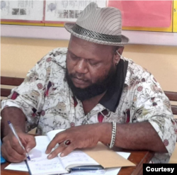 Direktur LBH Papua, Emanuel Gobay. (Foto: Dok Pribadi)