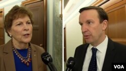 Demokratski senatori Džin Šahin i Kris Marfi u razgovoru za Glas Amerike posle pretresa o Zapadnom Balkanu u Senatu, 16. februara 2022.