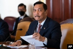 Menteri Koordinator Bidang Kemaritiman dan Investasi Luhut Binsar Pandjaitan pada 16 September 2022, di Departemen Keuangan Washington. (AP/Jacquelyn Martin)