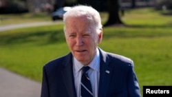 美国总统拜登在德拉瓦度周末时对媒体讲话。（2024年2月19日）