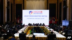Pertemuan Menteri Luar Negeri Perhimpunan Bangsa-Bangsa Asia Tenggara (ASEAN) di Vientiane, Laos, Selasa, 8 Oktober 2024. (Sakchai Lalit/AP)