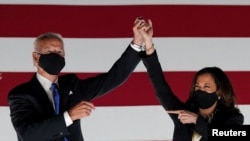 President elect Joe Biden na sénatrice Kamala Harris na Convention to likita linene lya ba démocrates na Milwaukee, Wisconsin, Etat-Unis, 20 aout 2020.