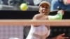 Venus Williams saat berlaga di turnamen tenis Italia Terbuka di Roma, 16 Mei 2019. (Foto: AP/arsip)