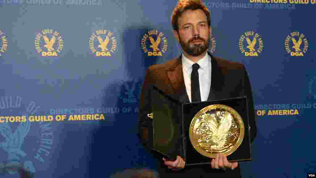 本·阿弗列克赢得导演公会大奖(美国之音国符摄影)