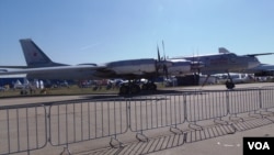 2015年莫斯科航展上展出的一架现役俄军图-95战略轰炸机。