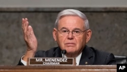 밥 메넨데즈 상원 외교위원장.