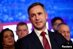 Miroslav Aleksić u štabu koalicije "Srbija protiv nasilja" u Beogradu, 17. decembra 2023. (Foto: Reuters/Marko Đurica)