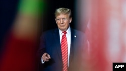 Mantan Presiden AS dan calon presiden tahun 2024 Donald Trump tiba pada acara kampanye di Roma, Georgia, pada 9 Maret 2024. (Foto: AFP)