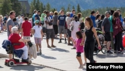  黄石公园温泉美丽又致命 （Courtesy Photo)