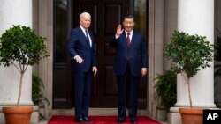 지난해 11월 아시아태평양경제협력체 회의가 열린 샌프란시스코에서 만난 조 바이든 미국 대통령과 시진핑 중국 국가주석. (자료사진)