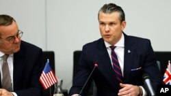 Pit Hegset u Briselu (Foto: AP/Omar Havana)