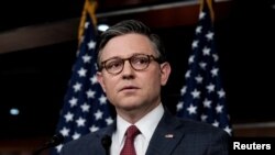 Спікер Джонсон: Ми очікуємо, що голосування щодо остаточного ухвалення цих законопроєктів відбудеться в суботу ввечері.