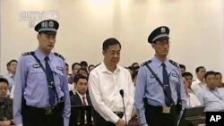 前中共重庆市委书记薄熙来8月22日在济南受审