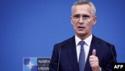 옌스 스톨텐베르그 나토 사무총장이 3일 벨기에 브뤼셀 나토본부에서 외교장관회의 개막에 앞서 기자회견을 열었다.